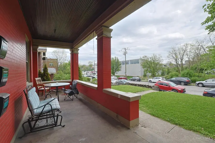 448 Riddle Road, Cincinnati, OH 45220 - #3