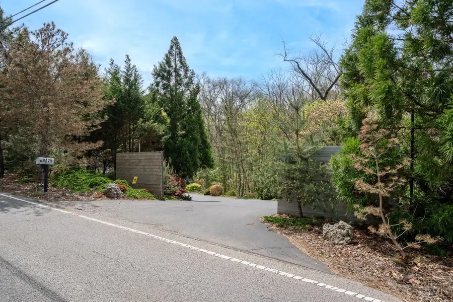 8425 Kugler Mill Road, Cincinnati, OH 45243 - #2
