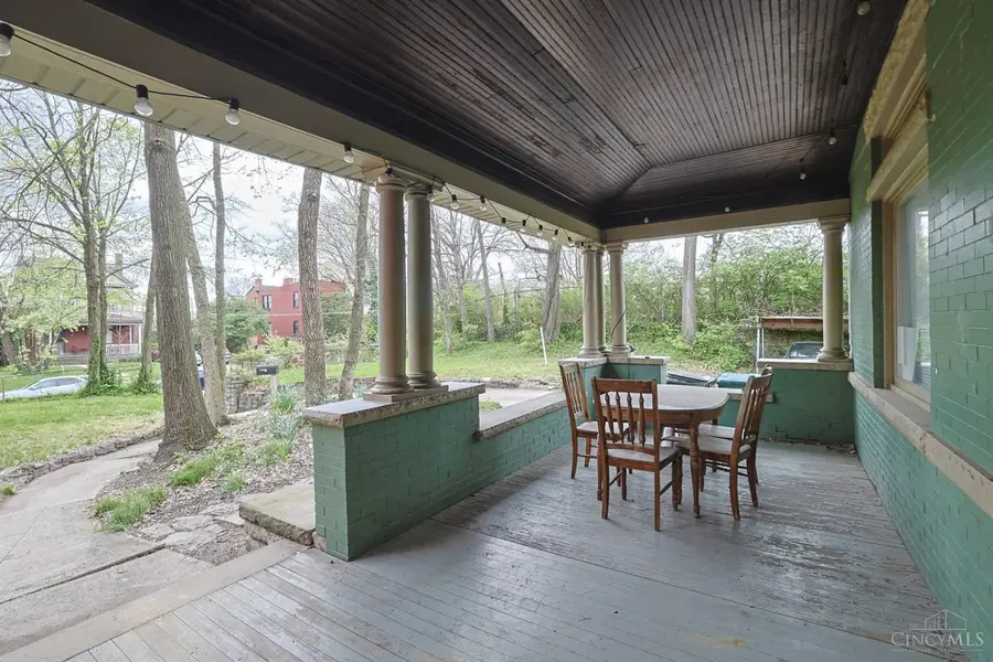 452 Riddle Road, Cincinnati, OH 45220 - #3