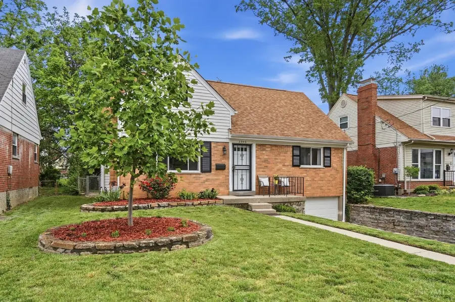 3946 S Fordham Place, Silverton, OH 45213 - #3