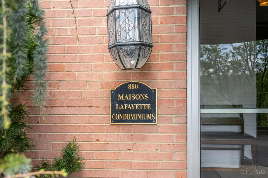 880 Rue De La Paix #A9, Cincinnati, OH 45220 - #2