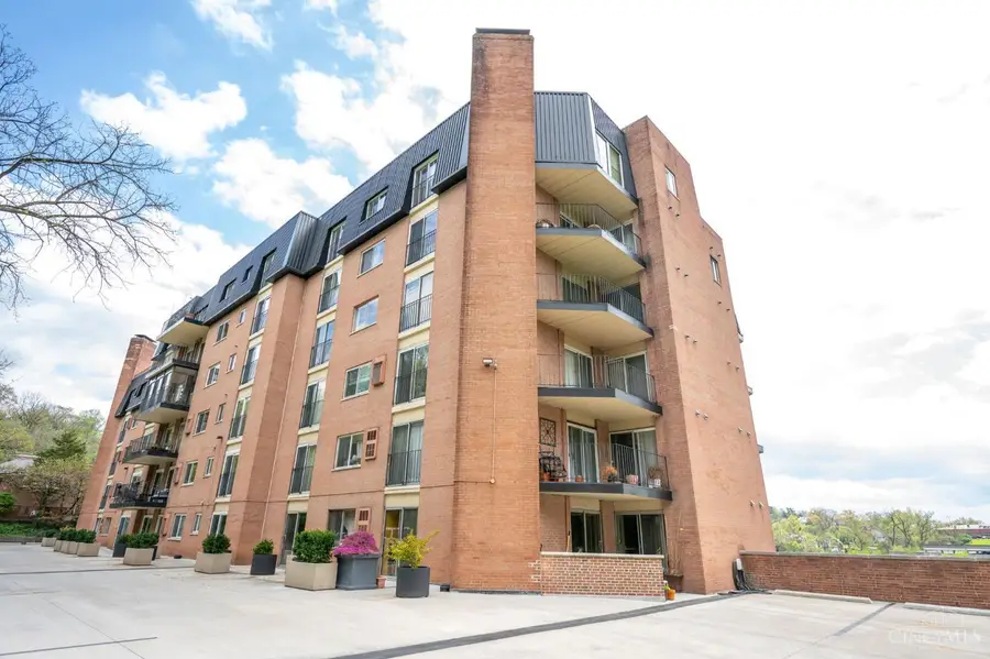 880 Rue De La Paix #A9, Cincinnati, OH 45220 - #3