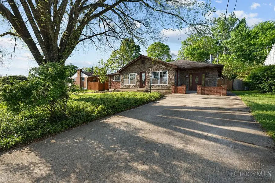 563 Lafayette Avenue, Springdale, OH 45246 - #2