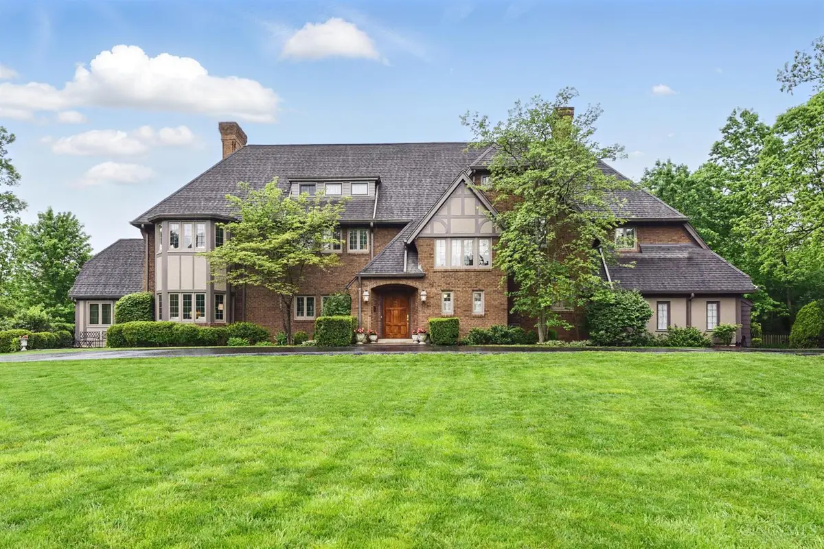 820 Van Nes Drive, Glendale, OH 45246 - #1