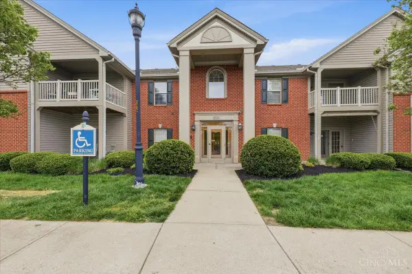 8038 Pinnacle Point Drive #103, West Chester, OH 45069