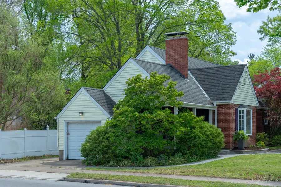 5094 E Eastwood Circle, Cincinnati, OH 45227 - #3