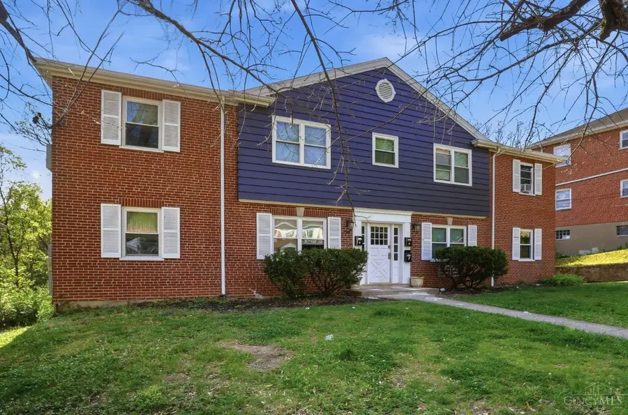 3518 Hazelwood Avenue, Cincinnati, OH 45211 - #3