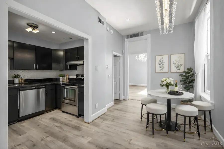 551 E Thirteenth Street #4, Cincinnati, OH 45202 - #3