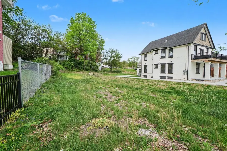 815 Hawthorne Avenue, Cincinnati, OH 45205 - #3