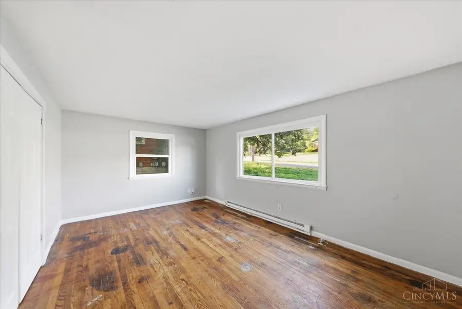 122 Clinton Springs Avenue, Cincinnati, OH 45217 - #3