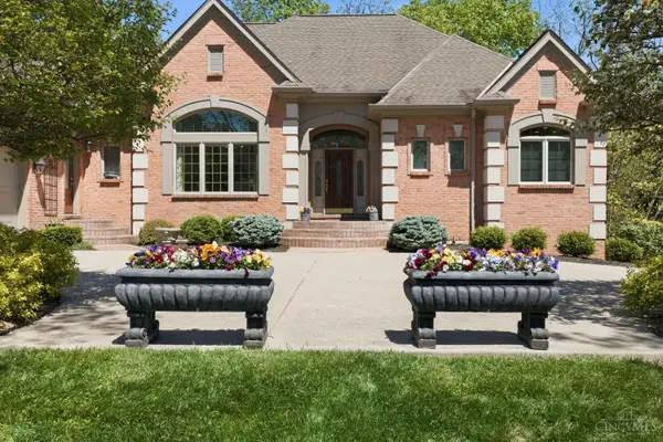 11 Camargo Canyon Drive, Madeira, OH 45243