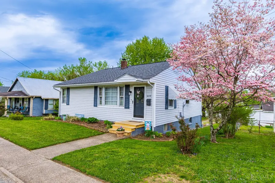 608 E Eighth Street, Manchester, OH 45144 - #2