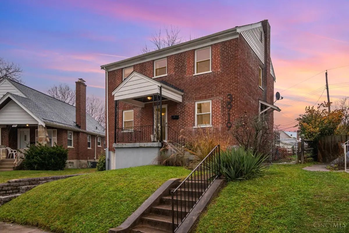 3919 S Clerose Circle, Cincinnati, OH 45205 - #1