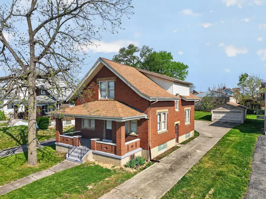 1586 W Galbraith Road, North College Hill, OH 45231 - #2