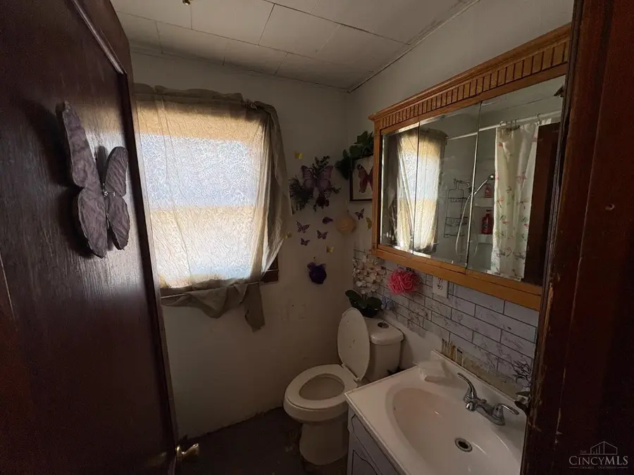 526 E 7th Street, Manchester, OH 45144 - #3