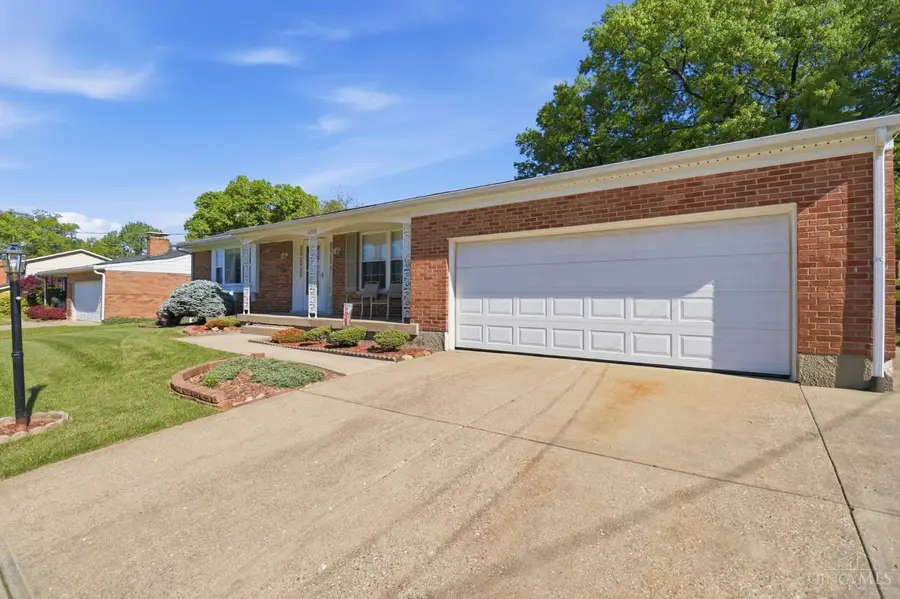 6208 Kingoak Drive, Green, OH 45248 - #2