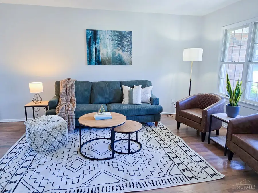 1058 Pinehollow Lane, Finneytown, OH 45231 - #3