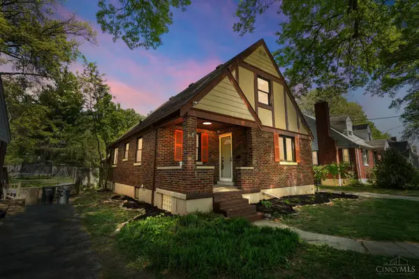 5642 Surrey Avenue, Green Twp, OH 45248