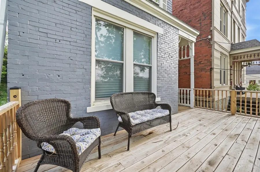 136 Dorchester Avenue, Cincinnati, OH 45219 - #3