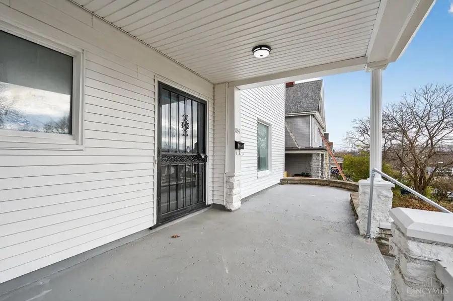 834 Rockdale Avenue, Cincinnati, OH 45229 - #2