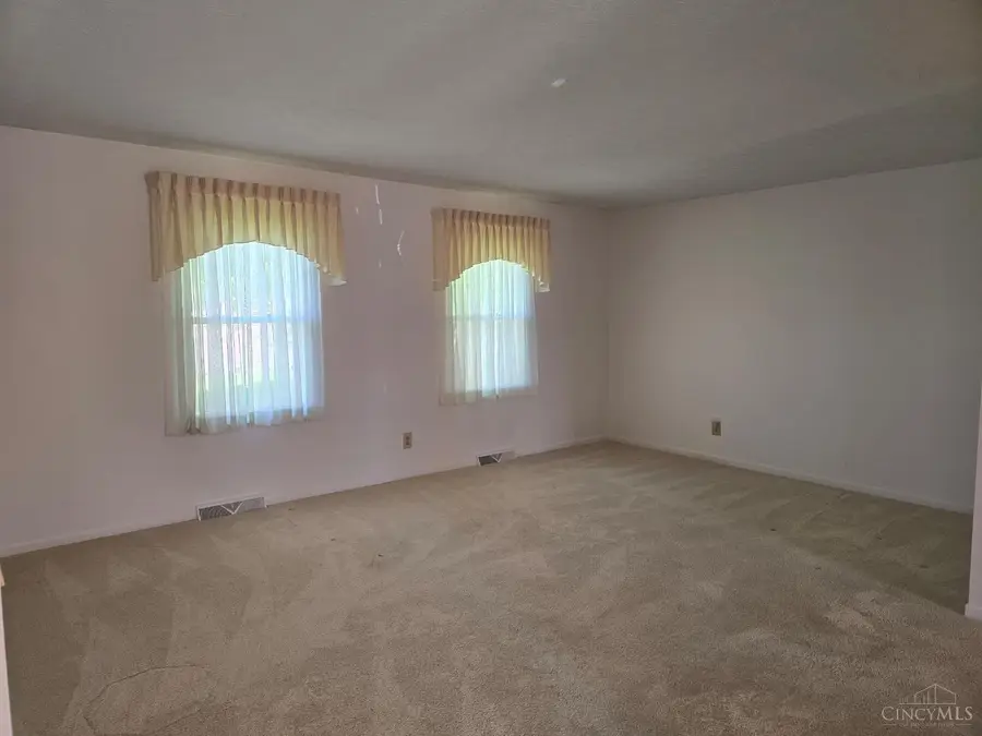 1128 N Frieda Drive, Fairfield, OH 45014 - #3