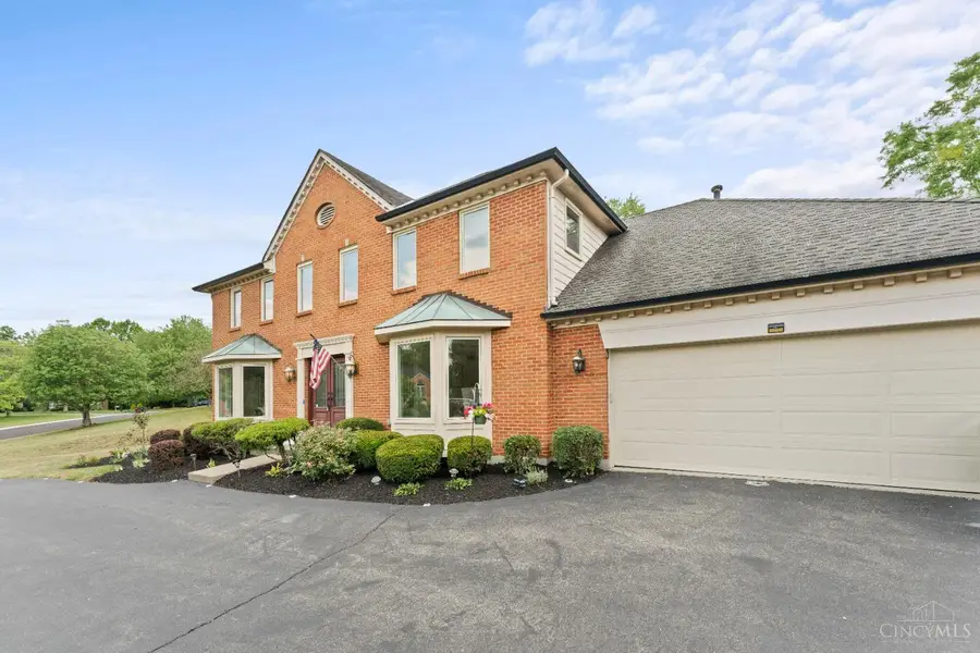 845 Eaglesknoll Court, Forestville, OH 45255 - #2