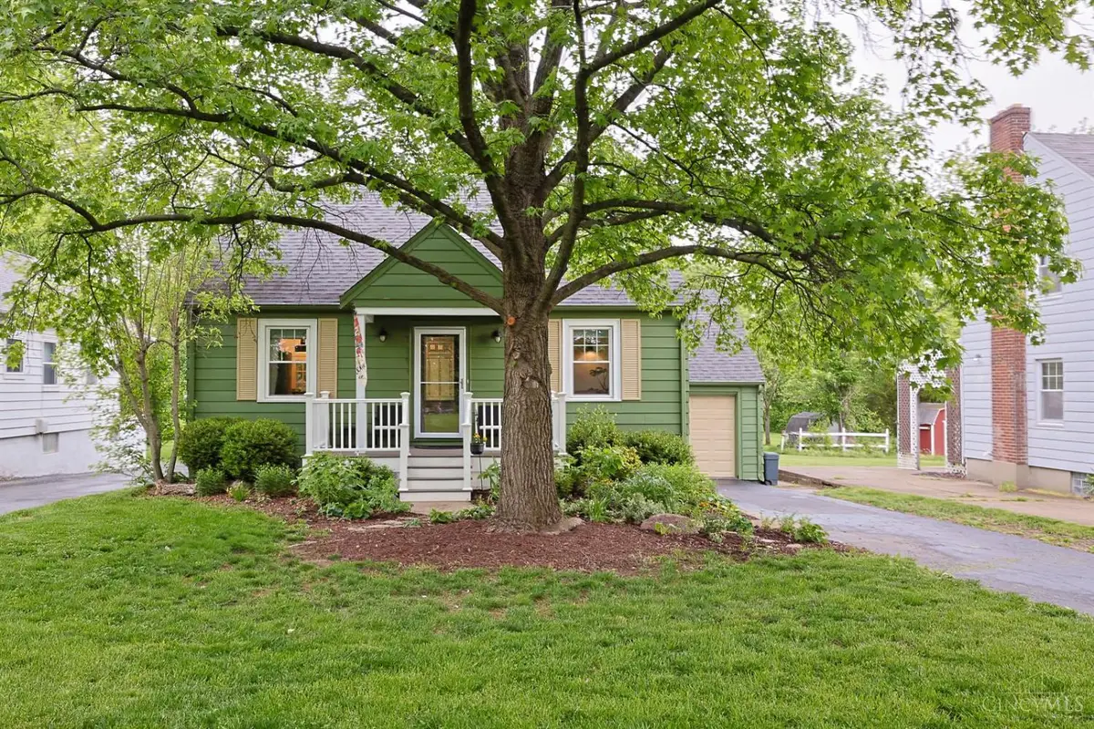 444 W Sharon Road, Springdale, OH 45246 - #1