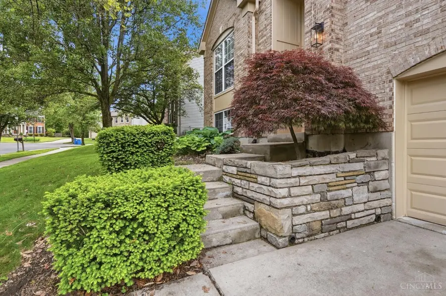 422 Wyndham Drive, Maineville, OH 45039 - #3