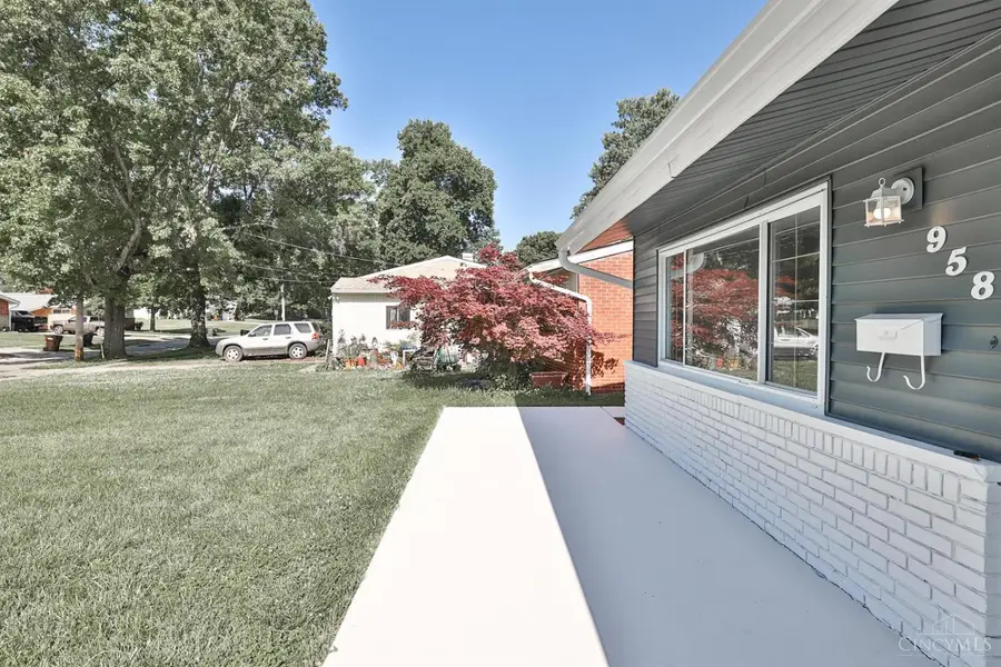 958 Hollytree Drive, Finneytown, OH 45231 - #3