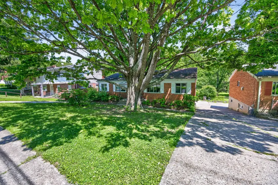 2824 Lafeuille Avenue, Cincinnati, OH 45211 - #2