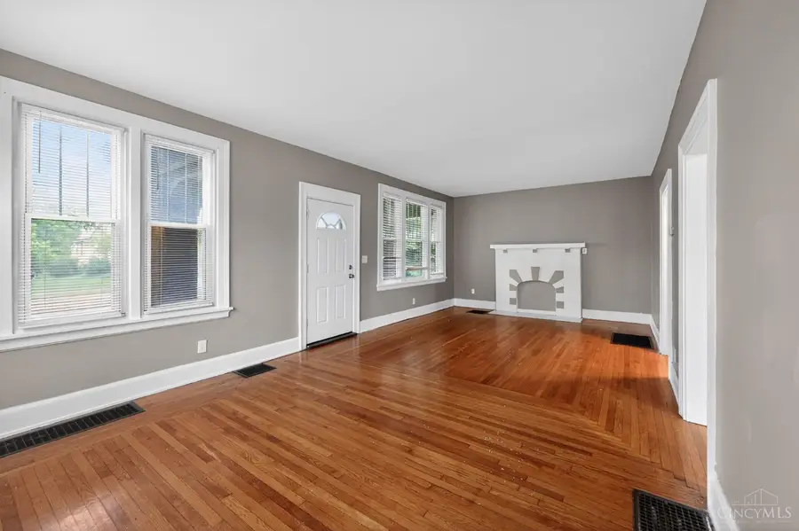 3017 Montana Avenue, Cincinnati, OH 45211 - #3
