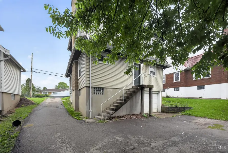 2738 Montana Avenue, Cincinnati, OH 45211 - #3