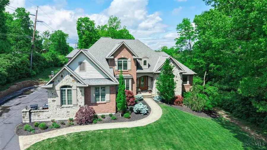 376 Compton Road, Wyoming, OH 45215 - #2