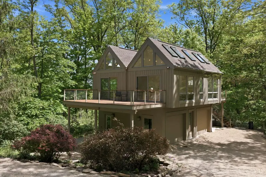 9546 Cunningham Road, Indian Hill, OH 45243 - #2
