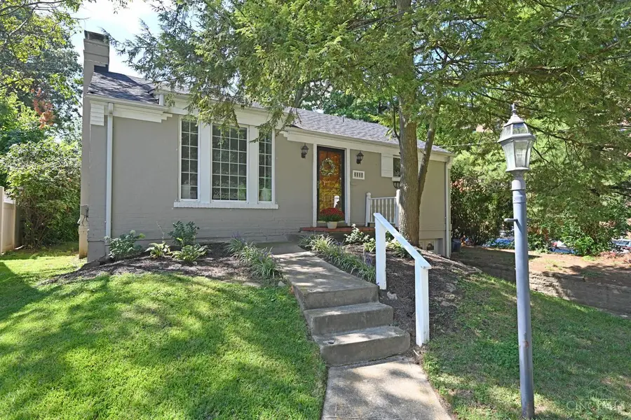 3301 Maplecrest Place, Cincinnati, OH 45209 - #2