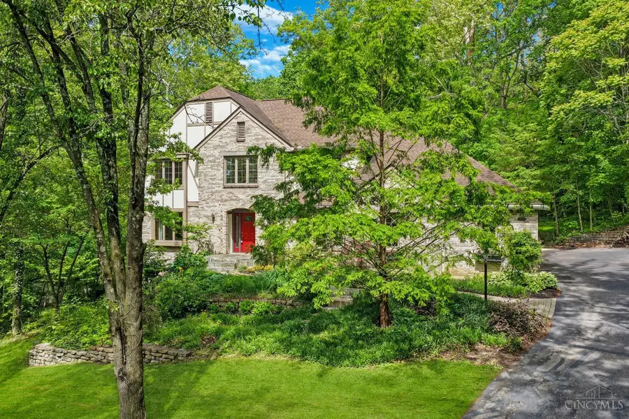 9701 Loveland Madeira Road, Loveland, OH 45140 - #2