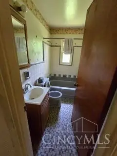 6714 Devonwood Drive, Cincinnati, OH 45224 - #3