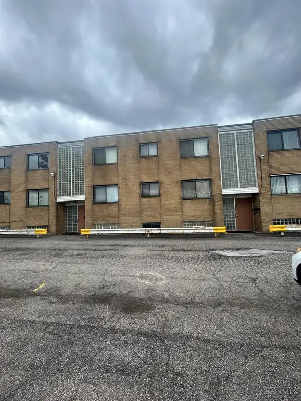 4467 Lee Rd, Cleveland, OH 44128