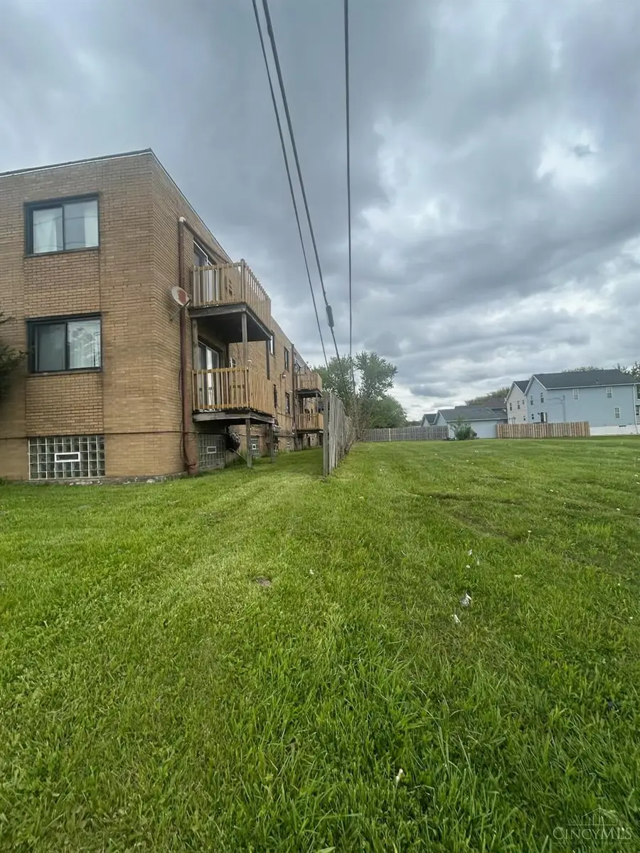 4467 Lee Rd, Cleveland, OH 44128 - #3