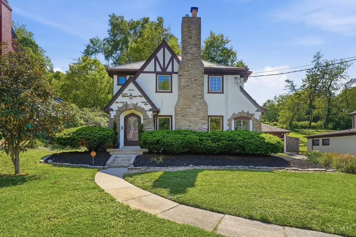 801 Ludlow Avenue, Cincinnati, OH 45220 - #1