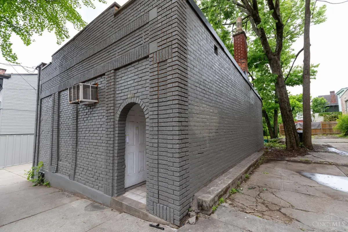 207 Warner Street, Cincinnati, OH 45219 - #1
