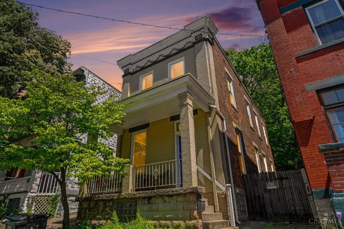 2200 W Clifton Avenue, Cincinnati, OH 45219 - #1