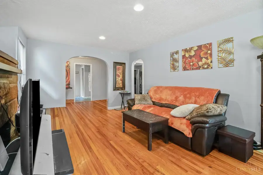 2425 St Albans Avenue, Golf Manor, OH 45237 - #2