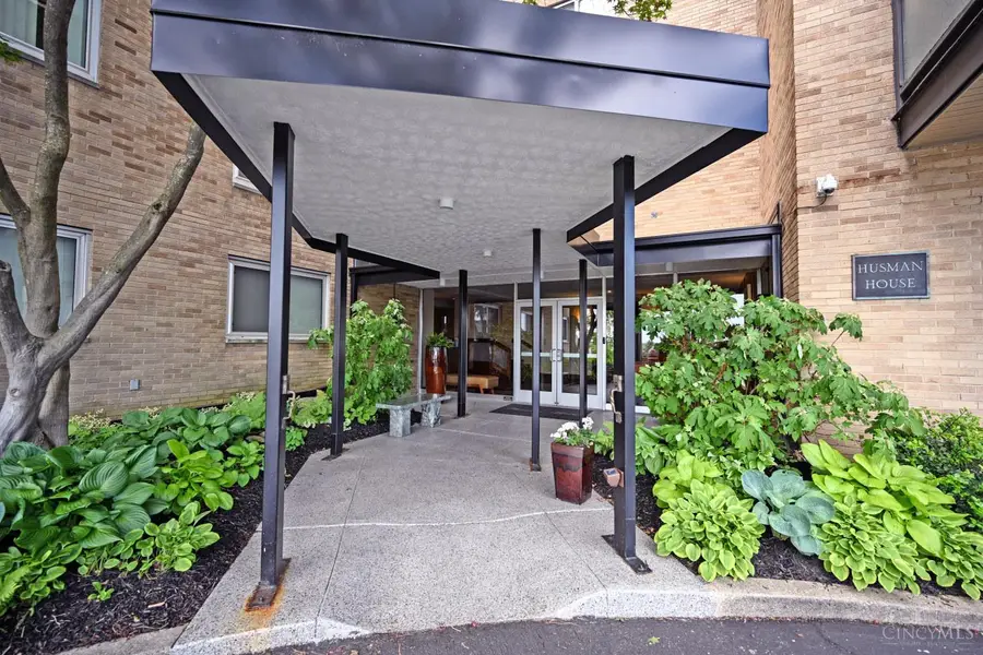 1617 E Mcmillan Street #501, Cincinnati, OH 45206 - #3
