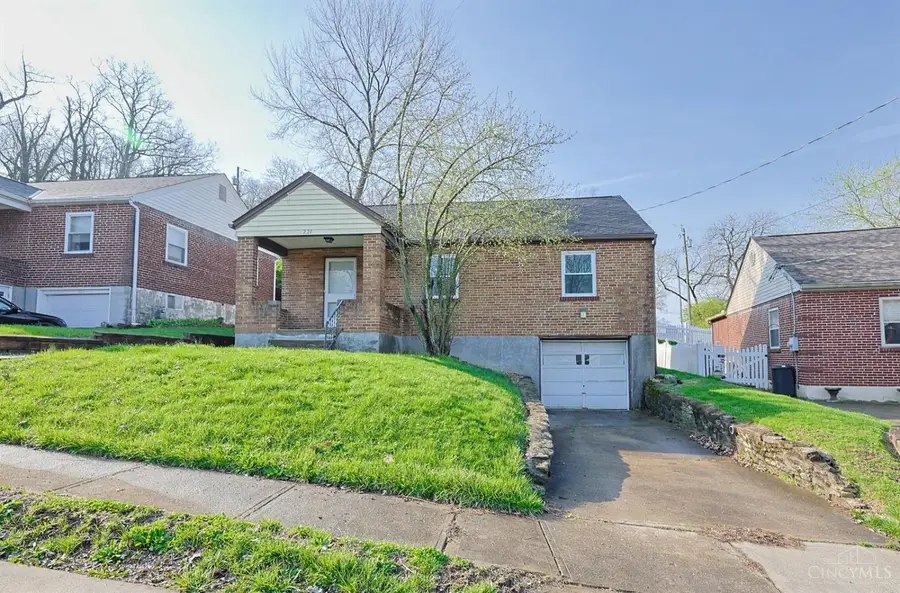 221 E Mechanic Street, Reading, OH 45215 - #2
