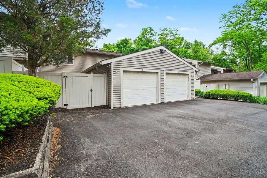 17 Woodview Court, Cincinnati, OH 45246 - #2