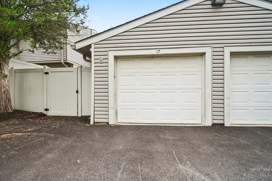 17 Woodview Court, Cincinnati, OH 45246 - #3
