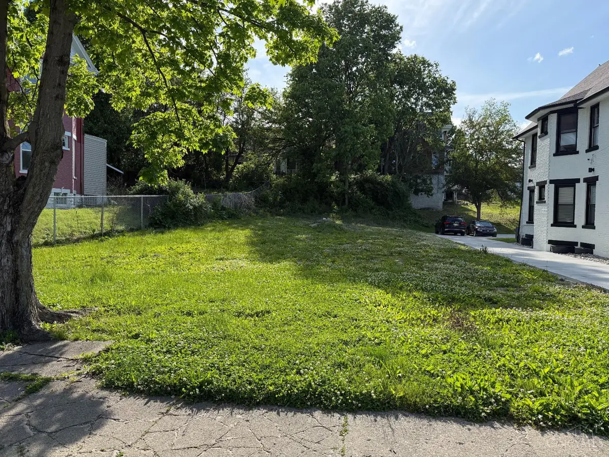 813 Hawthorne Avenue, Cincinnati, OH 45205 - #1