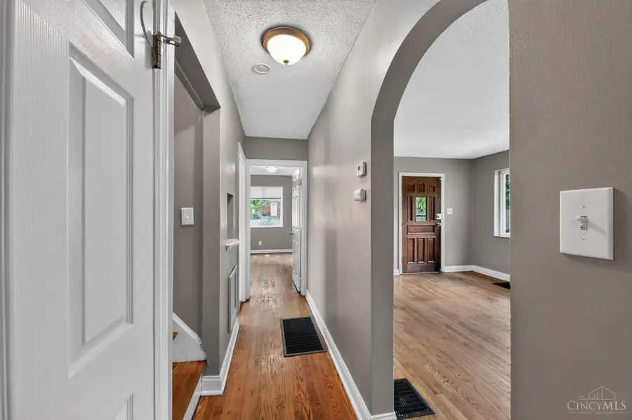 5711 Kenneth Avenue, Cincinnati, OH 45224 - #3