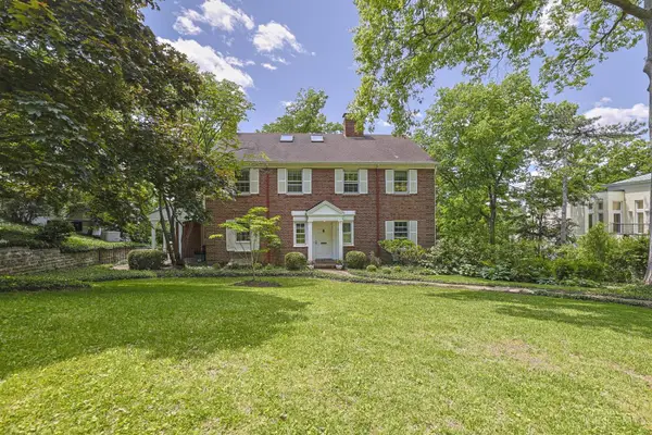 11 Weebetook Lane, Cincinnati, OH 45208